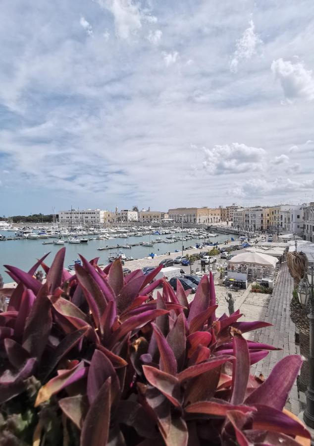 Ferienwohnung La Finestra Sul Porto Trani Exterior foto